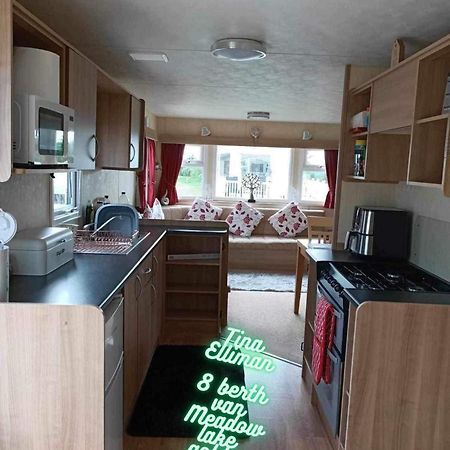 Tina'S Caravan Hire Hotel Чапъл Сейнт Лионардс Екстериор снимка